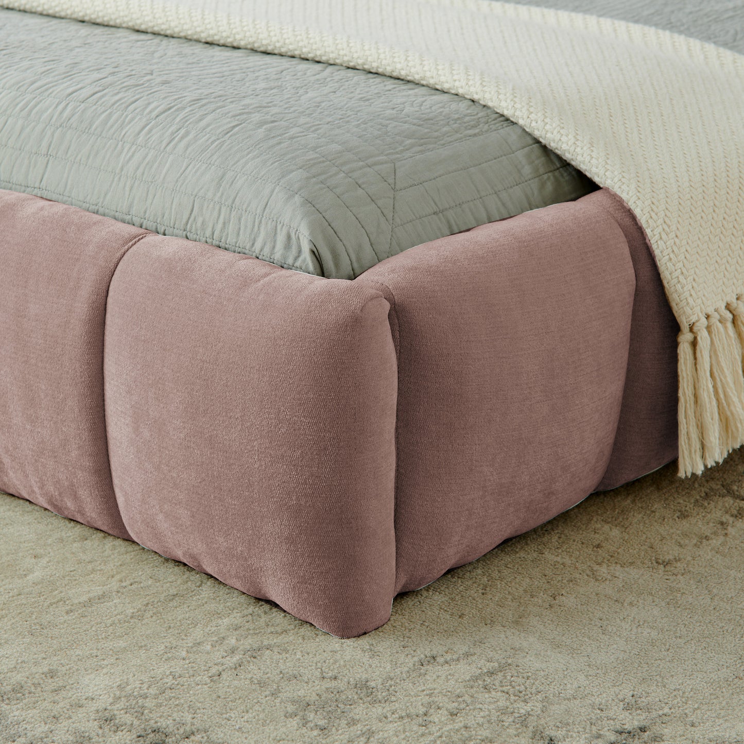California King Size Upholstered Bed Frame With Thick Fabric, Chenille Fabric Grounded Queen Size Platform Bed With Headboard And Solid Frame. No Box Spring Needed-Pink90.5 X80.5x 31