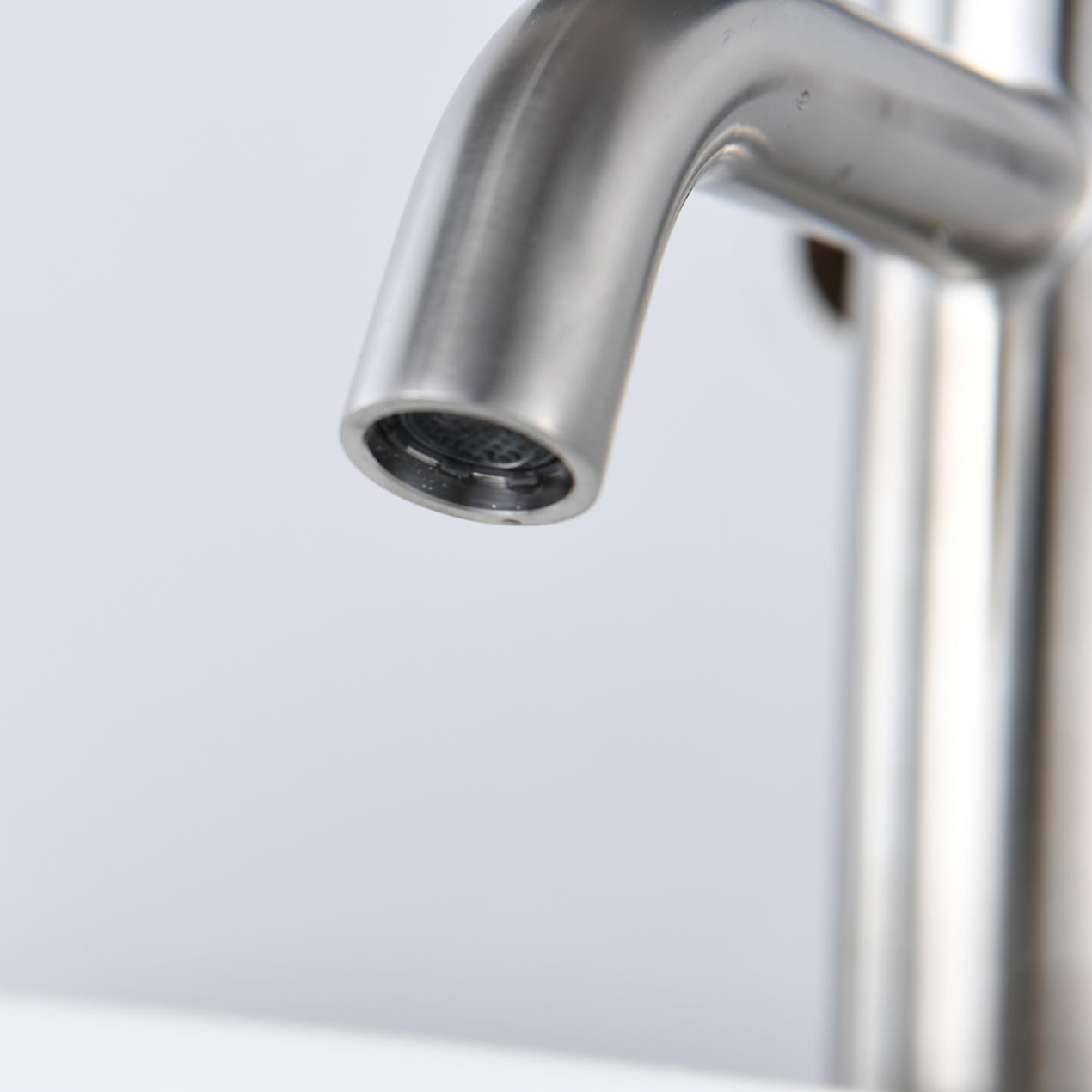 Single Hole Single Handle Bathroom Sink Faucet, Modern Design, Easy To Install, Available In Matte Black Brushed Nickel Brushed Gold