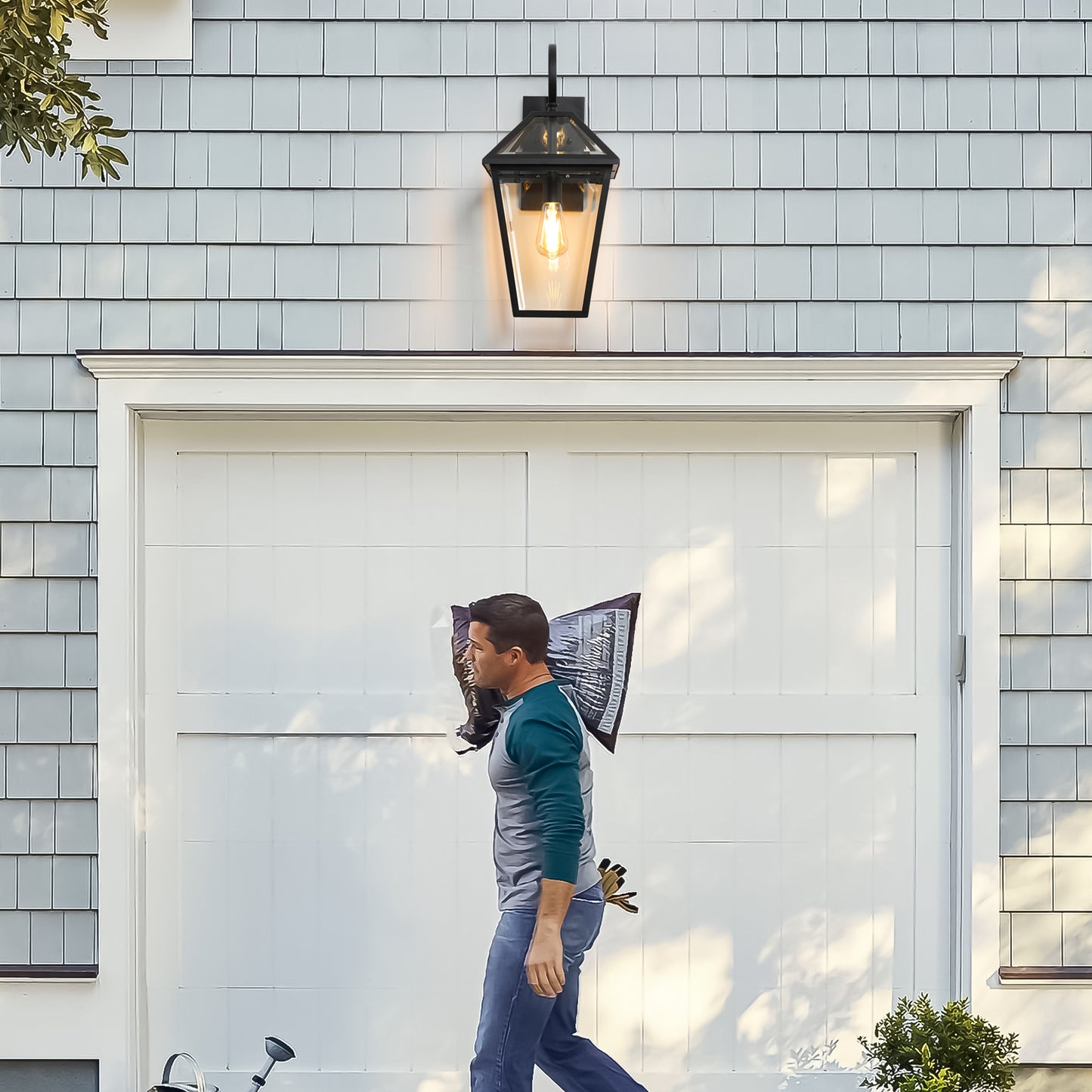 21 H 1-Pack Outdoor Wall Lantern Light  Modern Black Metal & Clear Glass Sconce For Porch, Patio, And Garden Lighting Bulb Not Included