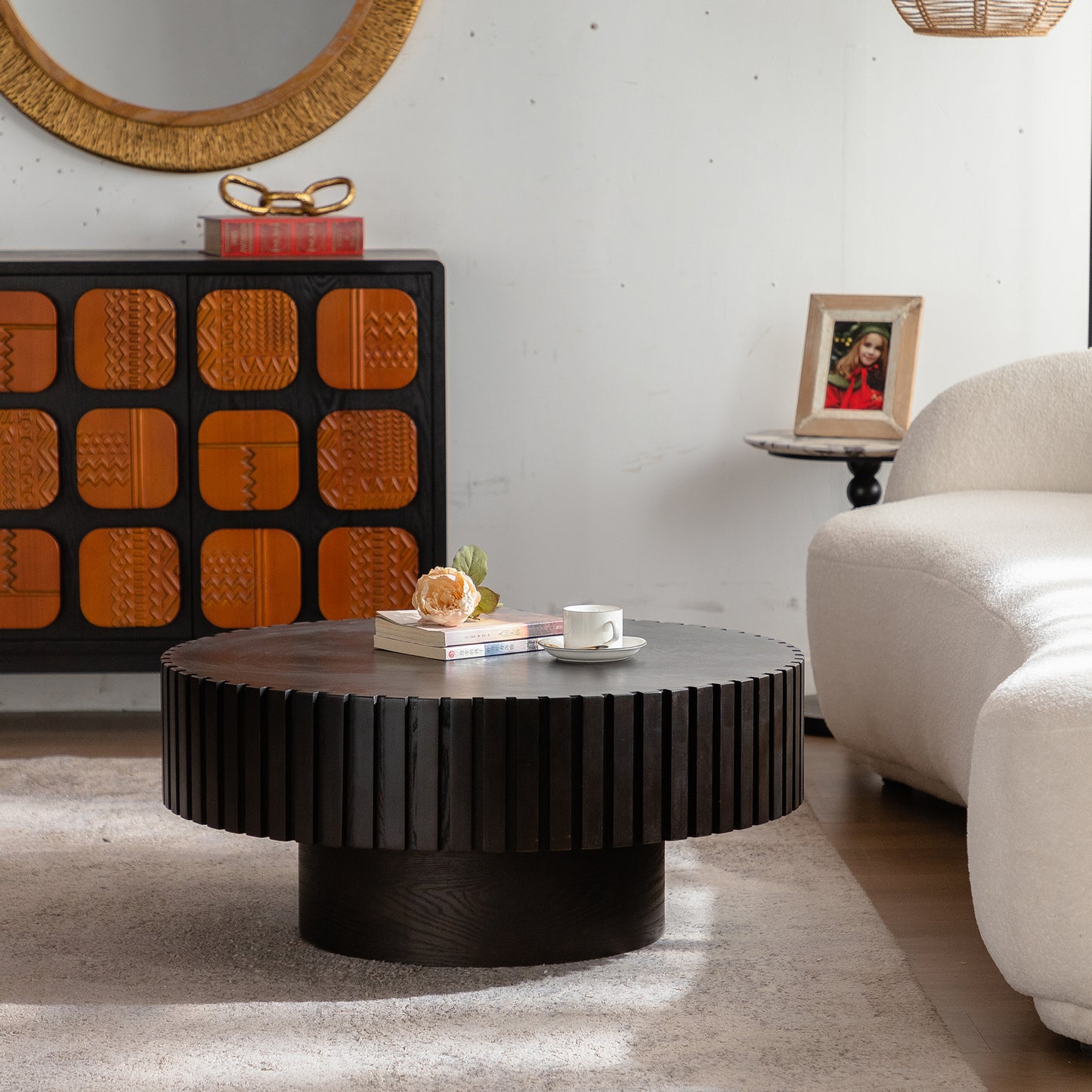 Round Coffee Table Handcrafted Relief Sturdy Pedestal Wooden Olive-Shaped Tea Table For Living Room