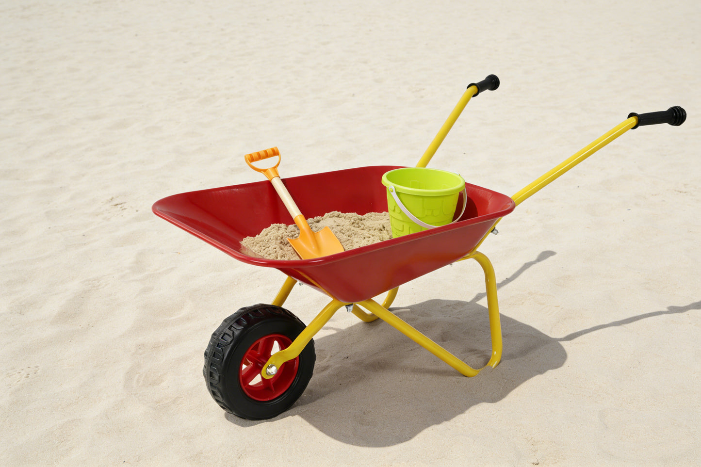 Children's Metal Wheelbarrow, Maximum Load Capacity 33LBS,children's Heavy Wheelbarrow, Metal Structure Wheelbarrow, Steel Tray, Can Be Used In Gardens, Loading Leaves, Soil, Sand, Etc. Red