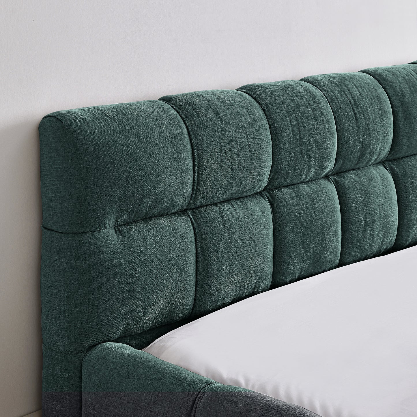 Queen Size Upholstered Bed Frame With Thick Fabric, Chenille Fabric Grounded Queen Size Platform Bed With Headboard And Solid Frame. No Box Spring Needed, GREEN  68x86.5x23.5