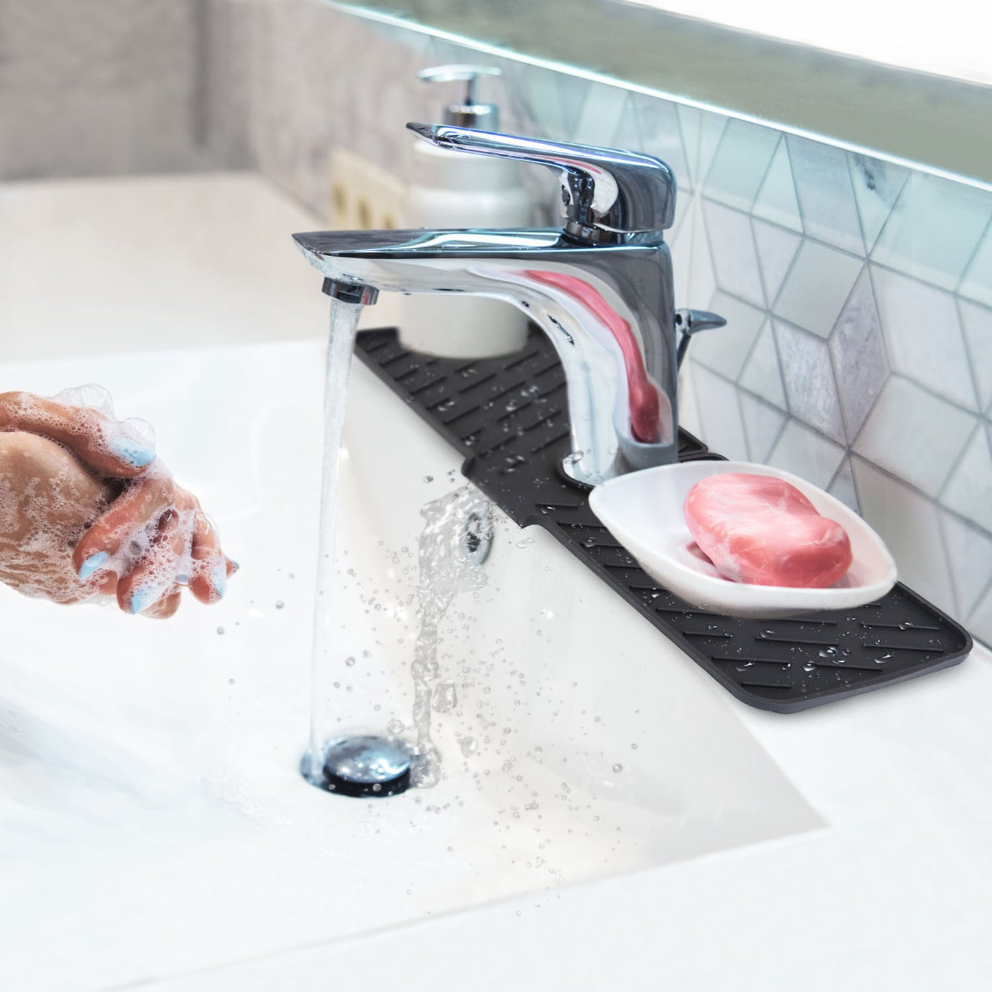 Black-Grey Color Options -- 1Pc Silicone Faucet Mat Kitchen Sink Splash Guard Drain Mat Drying Pad Kitchen Mat Bathroom Drip Catcher