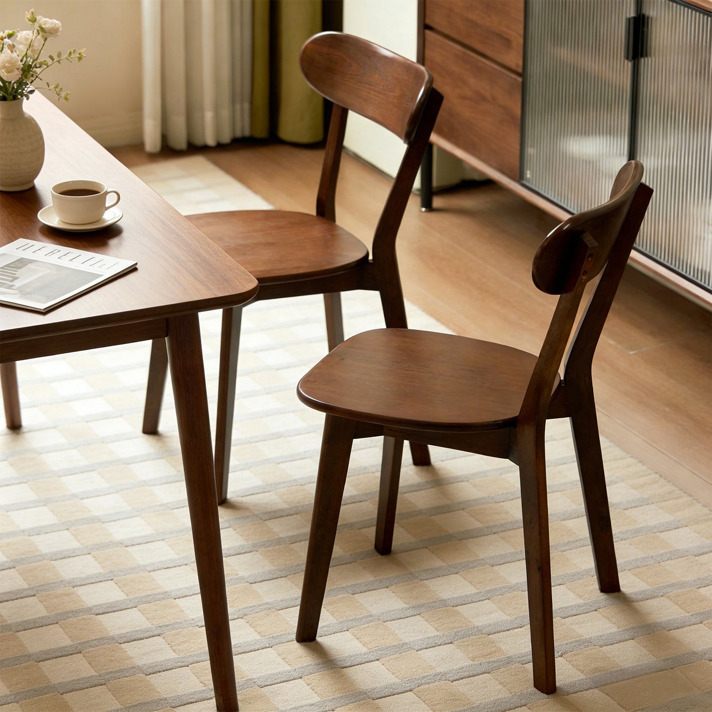 Natural Solid Wood Dining Chairs Set Of 2, Mid Century Modern Dining Chairs With Curved Backrest, Kitchen Chair With Adjustable Foot Pads For Dining Room, Kitchen, Living Room, Study, Walnut