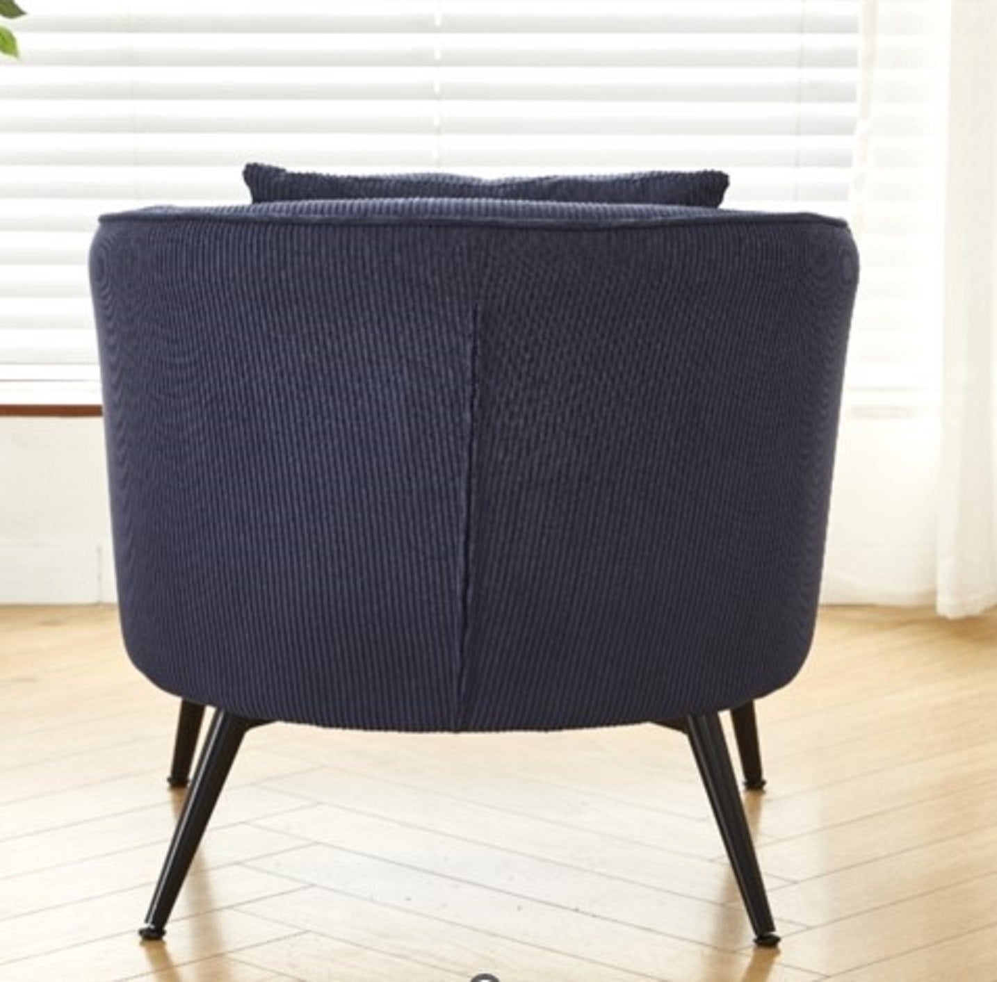 Velvet Accent Chair With Pillow, Modern Upholstered Armchair With Metal Legs, Comfy Barrel Chair For Living Room Bedroom