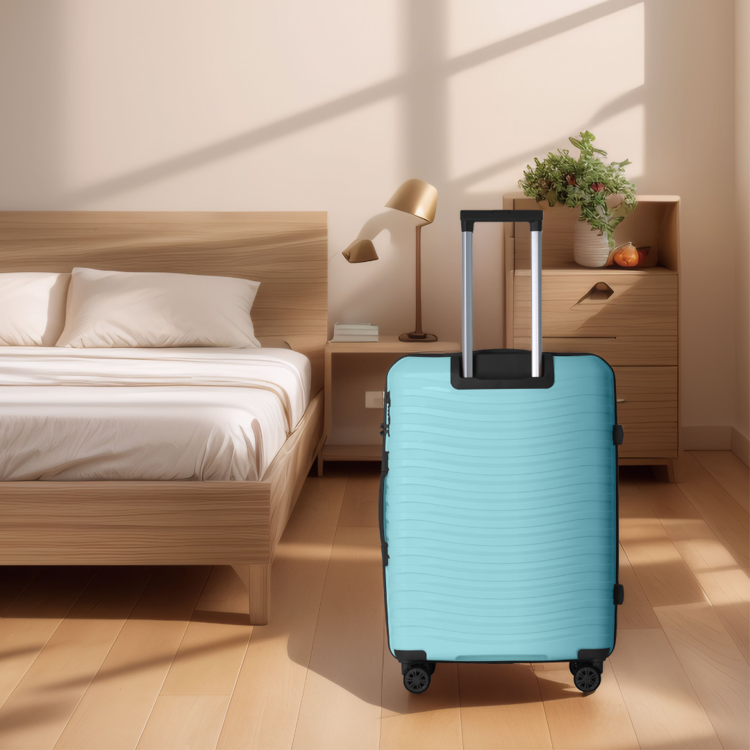 3-Piece Luggage Sets 20, 24, 28, Suitcase With Wheels, Hardside Suitcase With Four Spinner Wheels And Scratch-Resistant Surface, SkyBlue